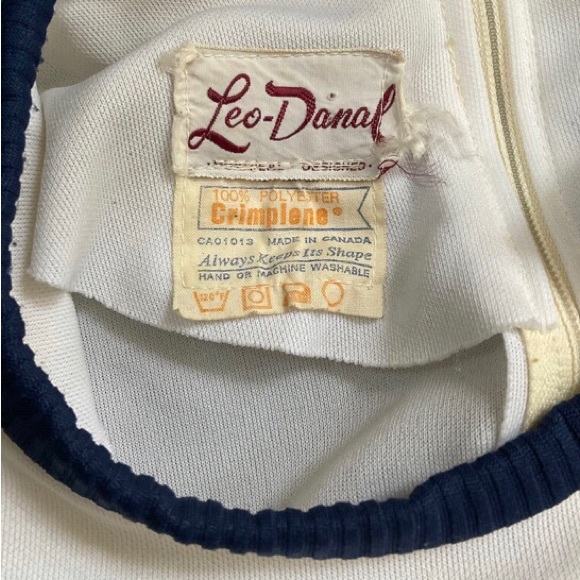 Vintage 1960
Leo-Danal Shift Dress. Classic, side faux button design.
US16 - Picture 5 of 6